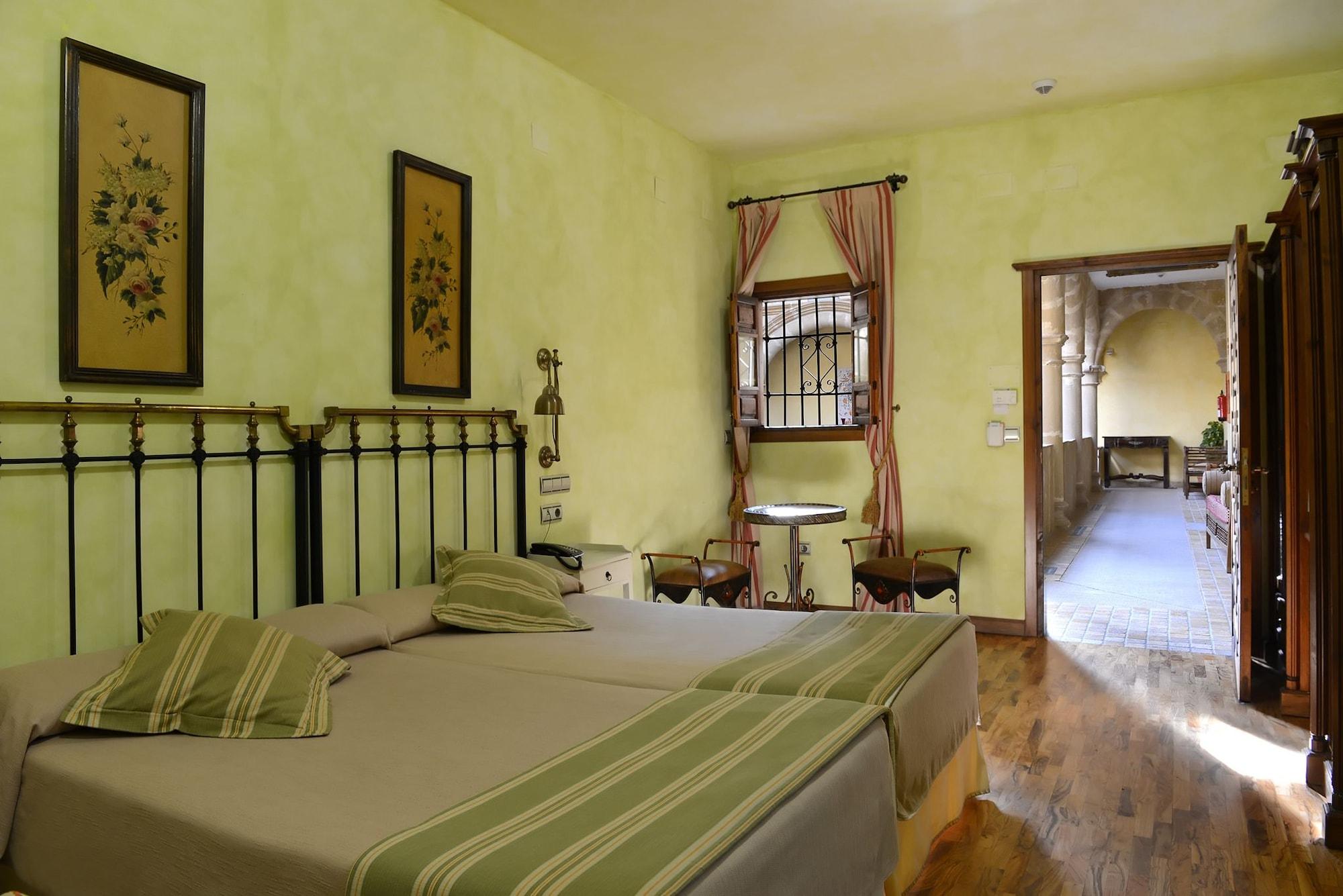 Hotel Cetina Palacio De Los Salcedo Baeza Bagian luar foto